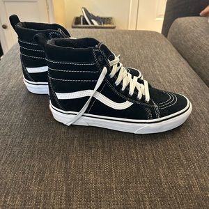 Vans s8 high tops. Black and white. Size 9